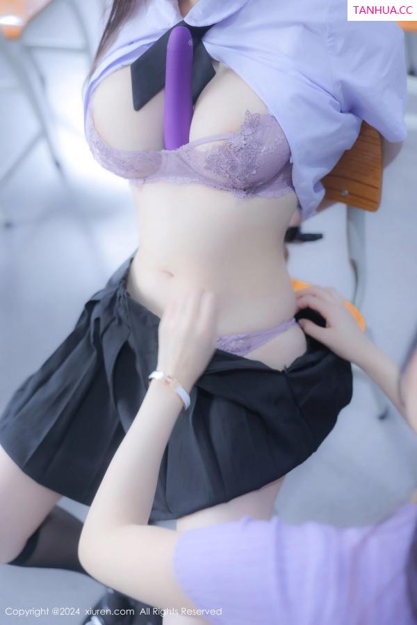 豆瓣酱  [XiuRen]高清写真图 2024.03.29 No.8319 豆瓣酱 美腿性感第56张图片